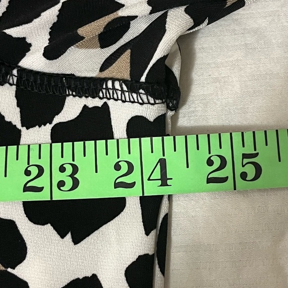 MULTIPLES Three-Quarters Sleeve Leopard  Print Top, size XL - Picture 8 of 11